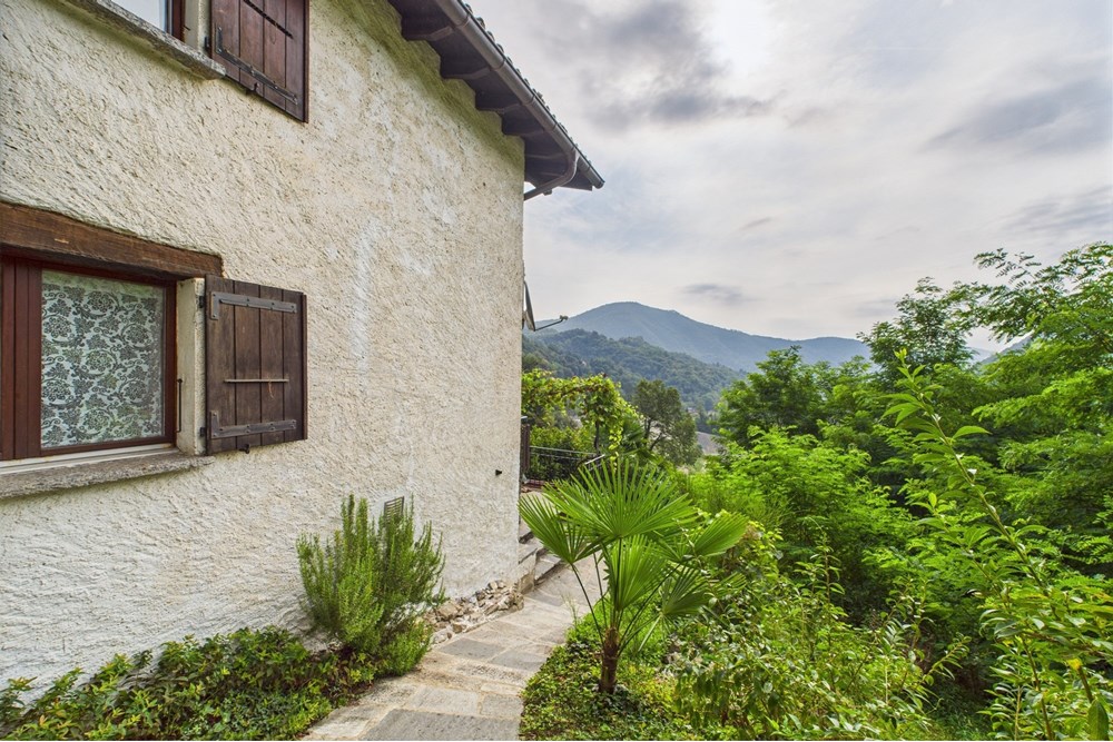 Residenziale - Villa Bifamiliare - Monteggio, Tessin - CH - CAM02262G0-PR0560-STILL005.jpg - 119001001-2948