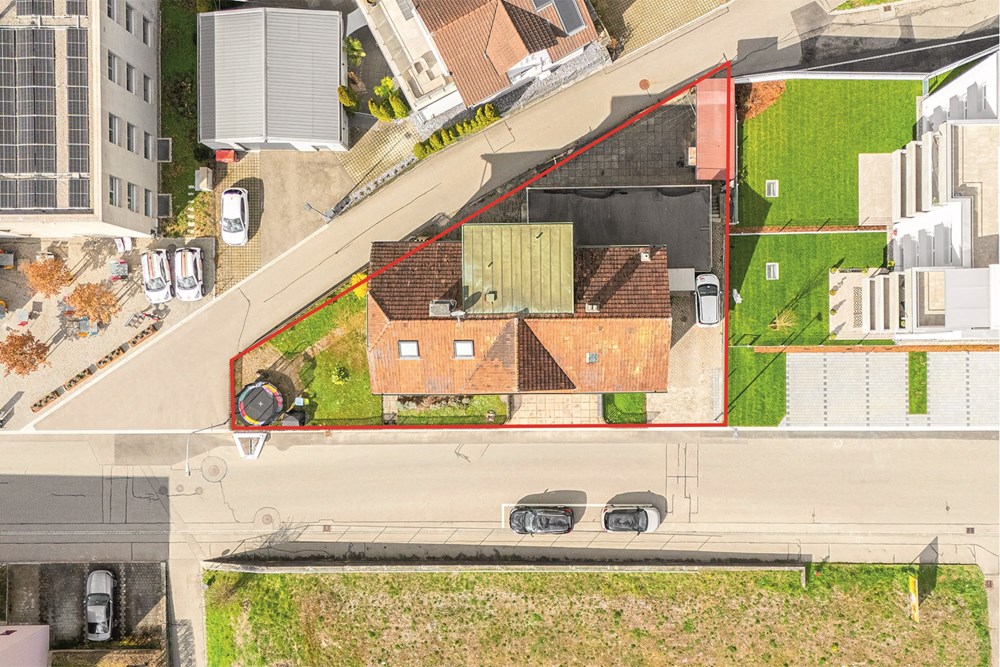 Mehrfamilienhaus - Kauf - Pfungen, Zürich - Luftbild 1 umrandet.jpg - 110161064-86