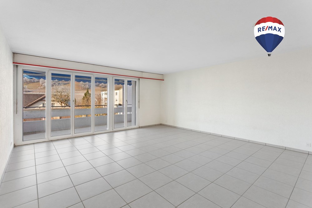 Wohnung - Kauf - Beringen, Schaffhausen - Titelbild Ballon.jpg - 110161022-333