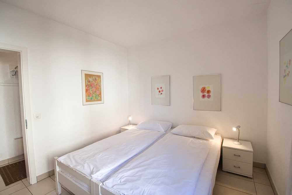 Ferienwohnung - Kauf - Orselina, Tessin - Schlafzimmer2.jpg - 111181001-23