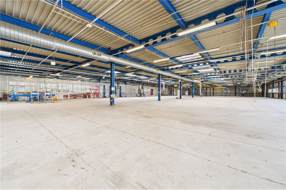 บ้านที่กั้นเป็นสองส่วน - อุตสาหกรรม - Biasca, Tessin - CH - 29 - 119001001-2933