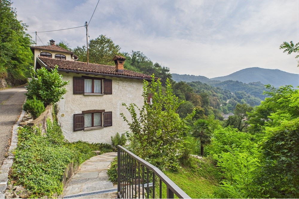 Residenziale - Villa Bifamiliare - Monteggio, Tessin - CH - CAM02262G0-PR0560-STILL004.jpg - 119001001-2948