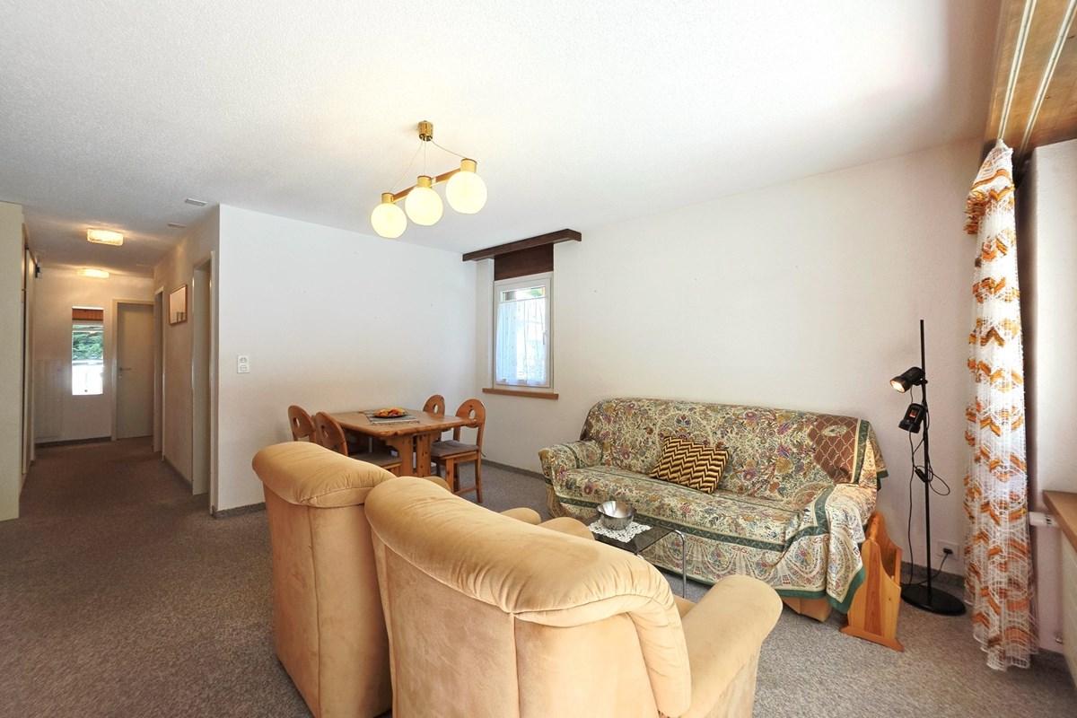Wohnung - Kauf - Leukerbad, Wallis - 3.5 Zi-Wohnung in Leukerbad-Wohn- & Esszimmer b.jpg - Wohn-/Esszimmer - 119101007-745