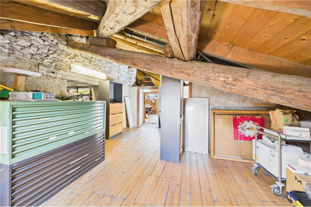 Residential - فيلا مستقله - Quinto, Tessin - CH - 84 - 119001001-2907