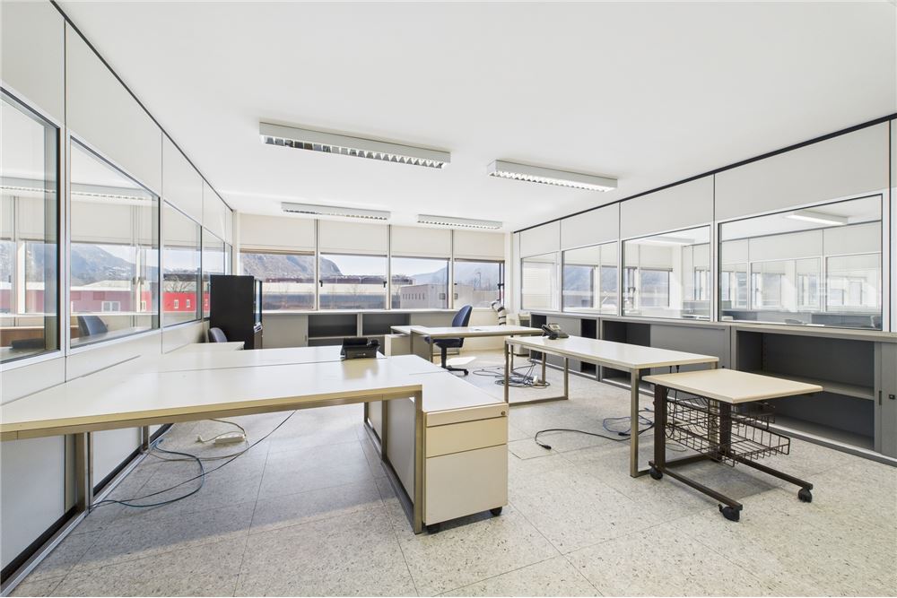 บ้านที่กั้นเป็นสองส่วน - อุตสาหกรรม - Biasca, Tessin - CH - 20 - 119001001-2933