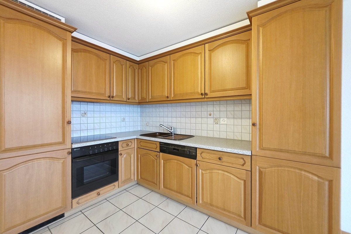 Wohnung - Kauf - Guttet-Feschel, Wallis - 2.5 Zimmerwohnung in Guttet_Küche.jpg - Küche - 119101007-744