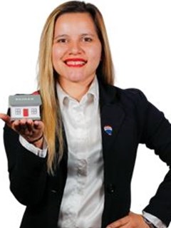 Luz Fleitas - RE/MAX EXECUTIVE