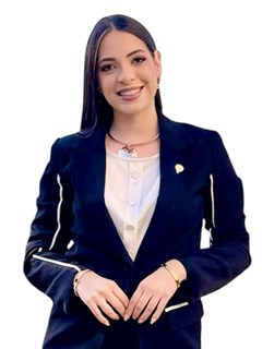 Associate in Training - Liz Irala - RE/MAX EXCLUSIVE