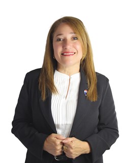 Associate in Training - Noemi Benitez - RE/MAX EXECUTIVE
