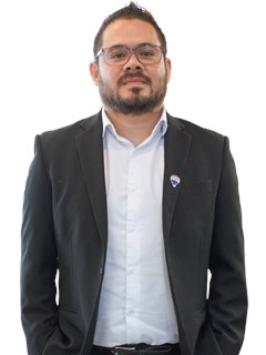 Associate in Training - Iván Martínez - RE/MAX SIENNA