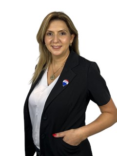 Mäklarpraktikant - Aissa Hicar - RE/MAX ROYAL
