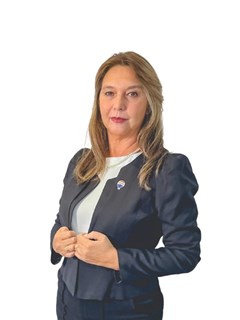 Associate in Training - Luisa Piro - RE/MAX EXCLUSIVE