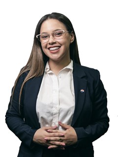 Associate in Training - Lorena Salinas - RE/MAX PORTAL
