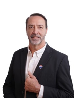 Associate in Training - Roberto De Moura - RE/MAX CENTRAL