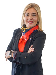 Associate in Training - Raquel Cardenas - RE/MAX SIENNA