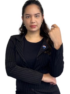 Associate in Training - Carmen González - RE/MAX CENTRAL