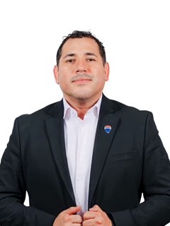 Cesar Bogarin - RE/MAX EXECUTIVE
