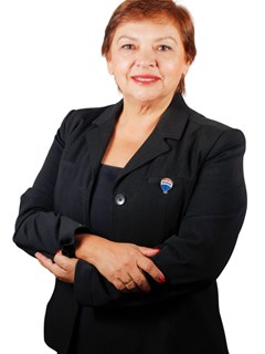 Associate in Training - Amada Pérez - RE/MAX EXECUTIVE
