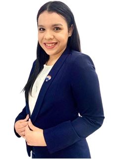 Associate in Training - Lida Quintana - RE/MAX SINERGY