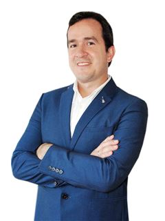 Reklamos vadybininkas - Adrian Arrua - RE/MAX MAESTROS INMOBILIARIOS