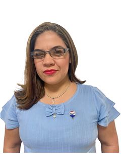 Claudia Mendoza - RE/MAX URBANA