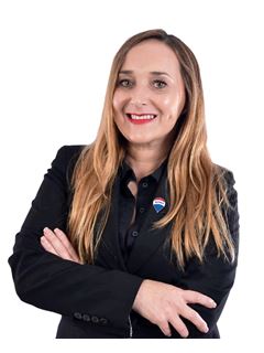 Broker/Owner - Estela Giménez - RE/MAX VIP