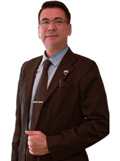 Associate in Training - Amado Arévalo - RE/MAX SIENNA