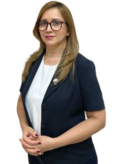 Mäklarpraktikant - Ester Acosta - RE/MAX ROYAL
