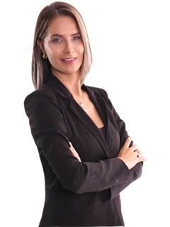 Associate in Training - Adriana Riveros - RE/MAX ROYAL
