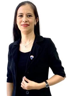 Associate in Training - Liliana Vera - RE/MAX SINERGY