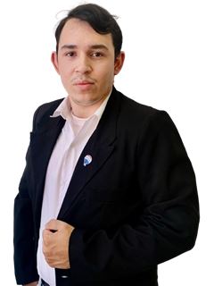 Associate in Training - Alexis Lezcano - RE/MAX SINERGY