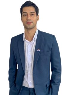 Associate in Training - Edgar Castillo - RE/MAX EXCLUSIVE