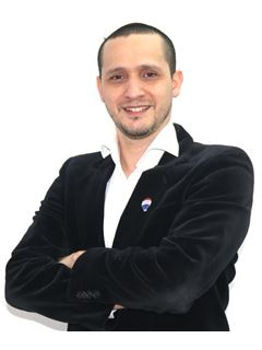 Andres Cajes - RE/MAX URBE