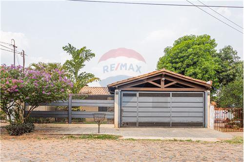 For Sale-House-Paraguay Central Luque  CALLE SIN NOMBRE C/  -  LA RESIDENTA  - -143037035-117