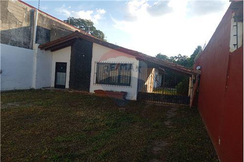 Casa - Venta - Paraguay Asunción Virgen de la Asunción - 143013040-43 , -  RE/MAX Paraguay