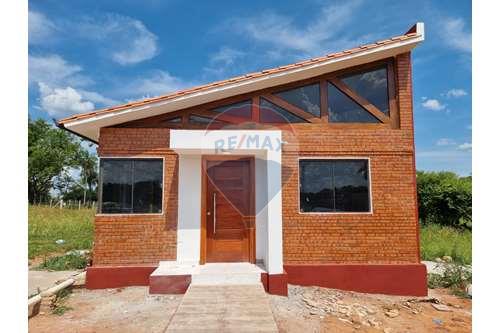 На продажу-Отдельно стоящий семейный дом-Paraguay Central Luque-143014157-5
