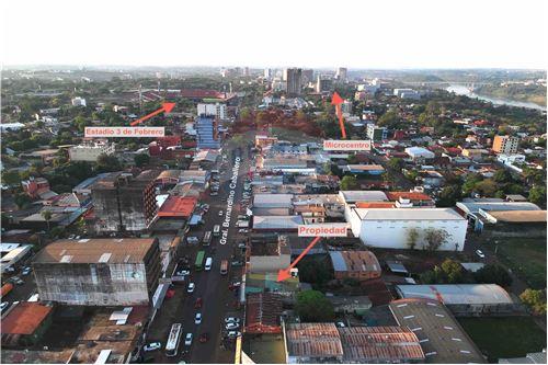 For Rent/Lease-Building-Paraguay Alto Paraná Ciudad Del Este San Miguel  Gral. Bernardino Caballero  -  Sobre avenida Gral. Bernardino Caballero  - -143083017-33