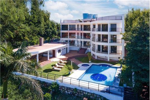 For Sale-Whole apartment building-Paraguay Central Lambaré  Paseo del Yacht y Golf  -  Paseo del Yacht y Golf  - -143063134-11