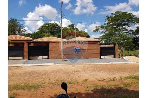 किराए पर/लीज़ के लिए-दुमंजिला घर (Duplex)-Paraguay Central San Lorenzo-143009013-258