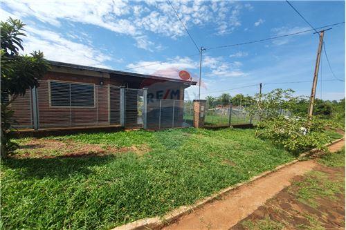 For Rent/Lease-House-Paraguay Itapúa Encarnación 6000  Barrio Santa Maria  -  Barrio Santa Maria  - -143011043-170