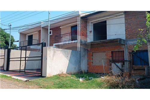 For Sale-Duplex-Paraguay Central Luque Laurelty  Tajy Poty  -  Tajy Poty c/ Britez Borges  - -143081036-8