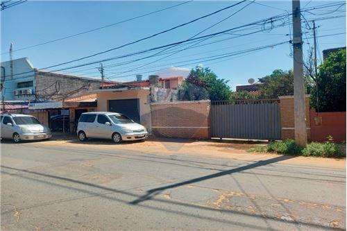 Satılık-Bitiþik Villa-Paraguay Central Fernando De La Mora Domingo Savio  Campo Vía c/ La Salle  -  Zona Norte  - -114006043-2