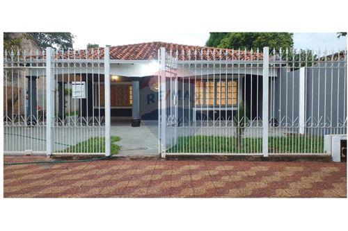 House - For Rent/Lease - Paraguay Central Luque - 143020035-116 , - RE/MAX  Paraguay