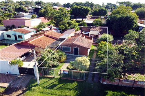 For Sale-House-Paraguay Central San Lorenzo  Cayo Octacio c/ 24 de Junio  -  SAN LORENZO-LOTE GUAZU  - -143075011-170