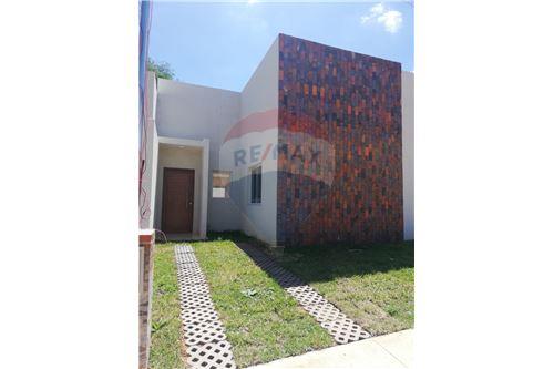 For Sale-Duplex-Paraguay Central Limpio  San Jose Obrero  -  c/ Avda San Blas  - -143037109-7