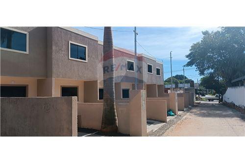 Za prodaju-Kuća podijeljena na dva stana-Paraguay Central Luque  Pasaje Comunal esquina Avda Nanawa  -  Pasaje Comunal esquina Avda Nanawa  - -143080104-39