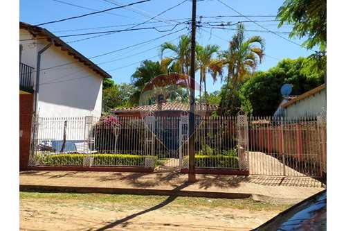 На продажу-Отдельно стоящий дом-Paraguay Cordillera Caacupé Bonifacio Bonifacio Echeverria e/ Isacio Machado  - -143080002-168