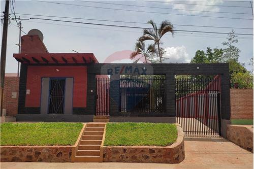 Casa - Venta - Paraguay Central Capiata - 143036071-2 , - RE/MAX Paraguay