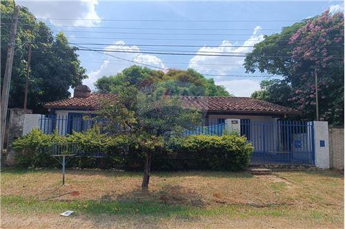 For Sale-House-Paraguay Central Luque Campo Grande  Los Algarrobos 346 / inspector Romero  -  Los Algarrobos 346 / inspector Romero  - -143001123-9