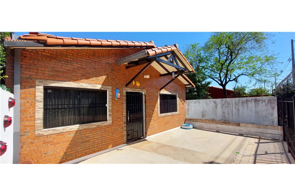 Casa - Venta - Paraguay Central Capiata - 143019057-21 , - RE/MAX Paraguay